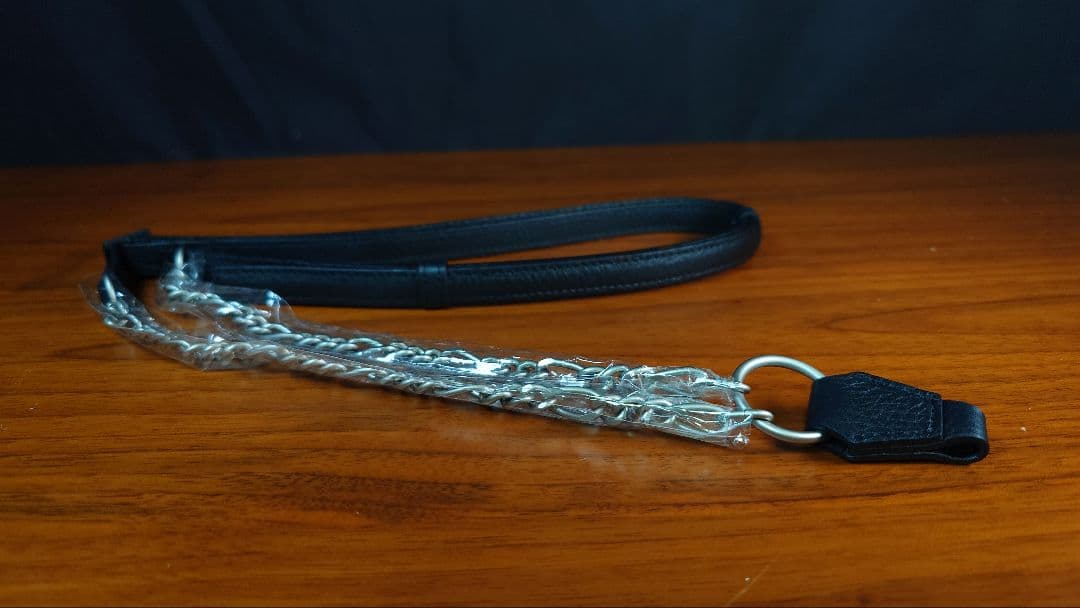 未使用objcts.io　チェーンストラップ付iPhoneアクセサリー　土屋鞄