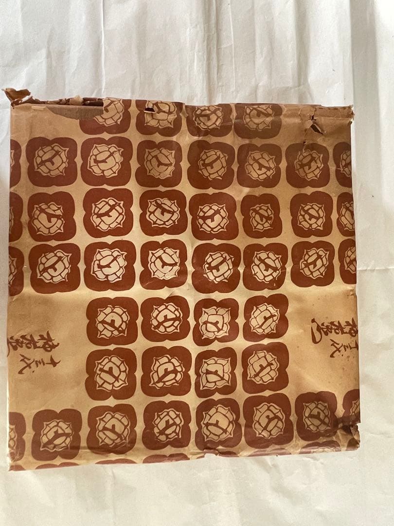 十三代柿右衛門　額皿　ばら文