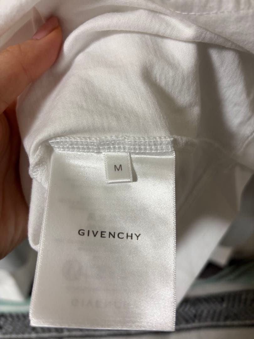 【2枚セット】GivenchyロゴTシャツ(内1枚未使用)