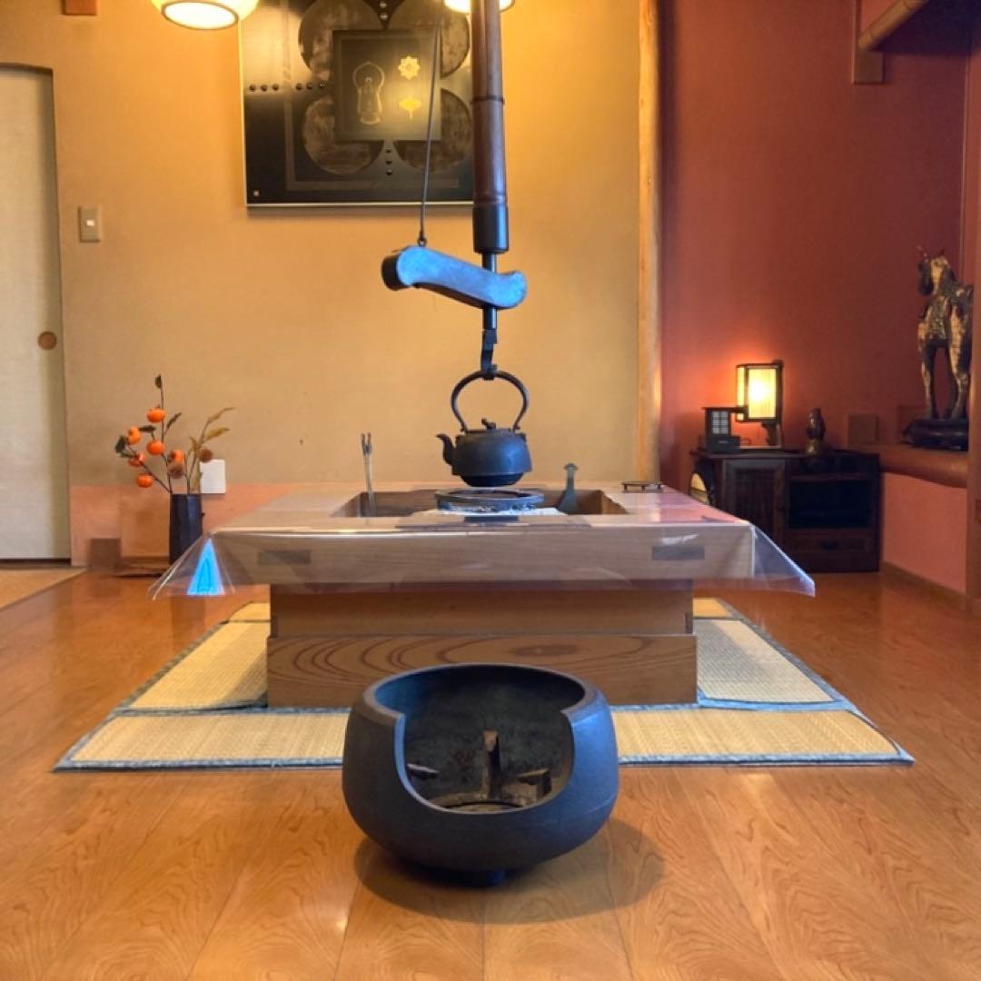 古い風炉 釜 火鉢 囲炉裏 五徳 鉄製 茶釜 灰付 茶道具 和風 古道具 レトロ