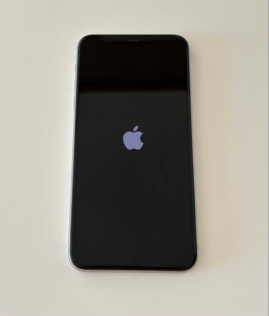 Apple iPhone 11 Pro Maxシルバー 本体