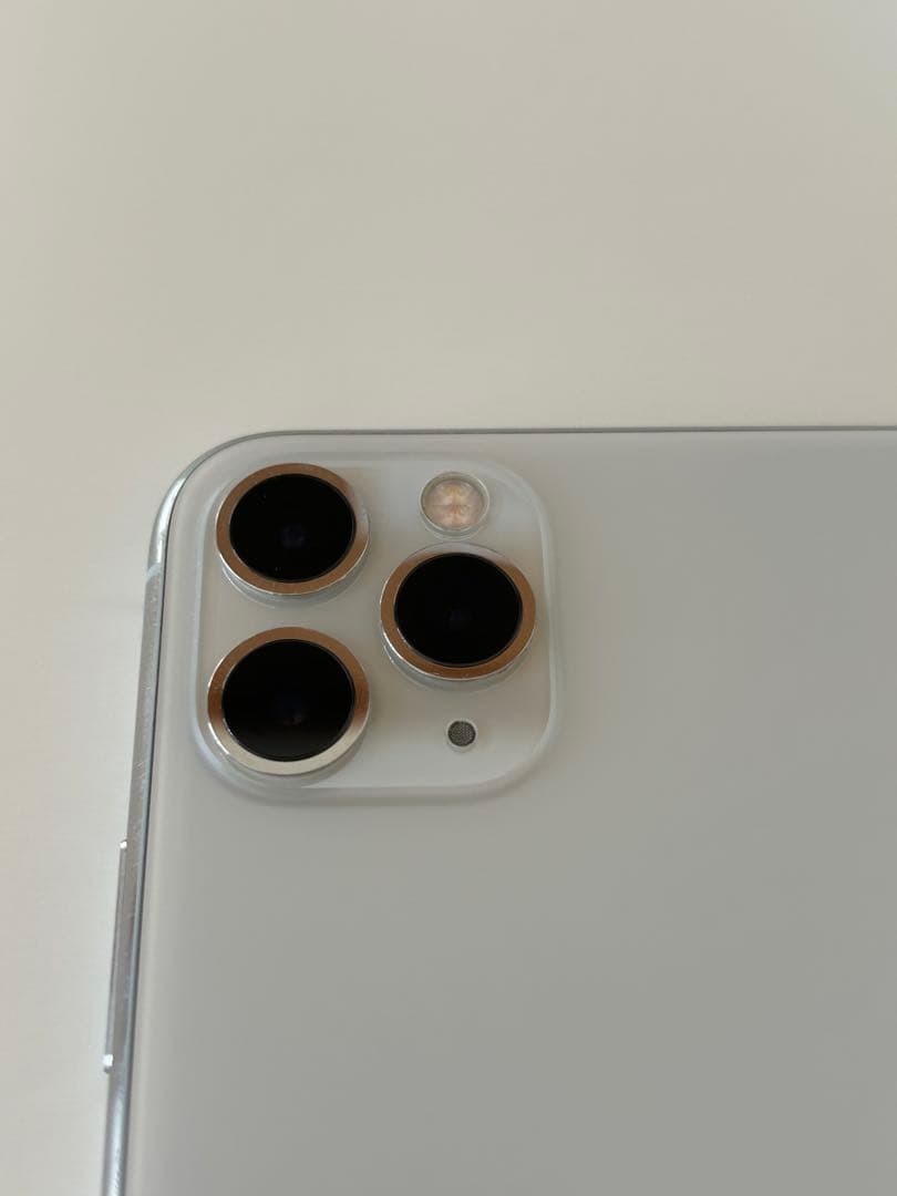 Apple iPhone 11 Pro Maxシルバー 本体