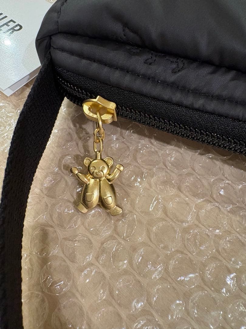 新品未使用　FEILER フェイラー　ハイジ　ハーフムーンバッグ　　ブラック