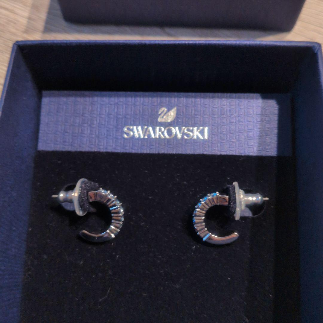 Swarovski ピアス