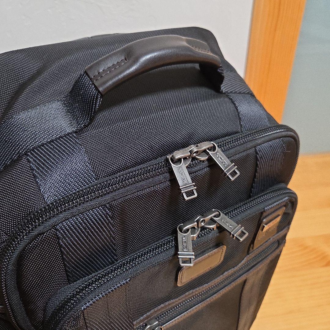 ブラックキャリーリュック