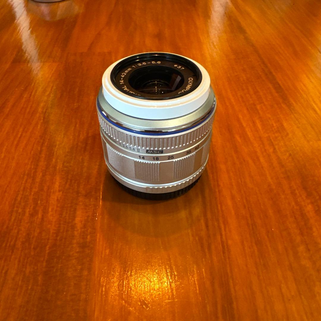 OLYMPUS 14-42mm F3.5-5.6II 角形フード 飾リング付