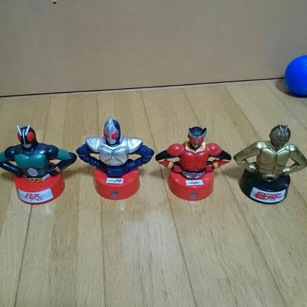 仮面ライダーのフィギュア　値段交渉して下さい！