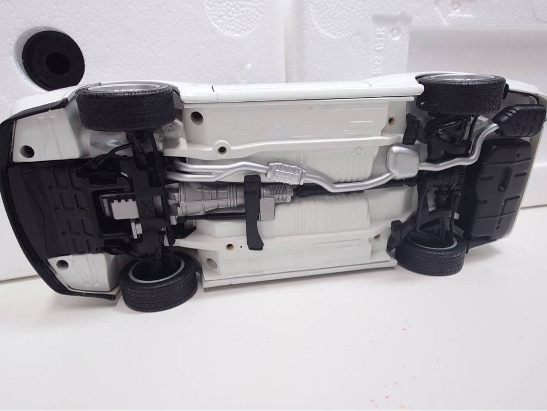 ミニカー Nissan Skyline GT-R (R32) V-Spec II 1/18