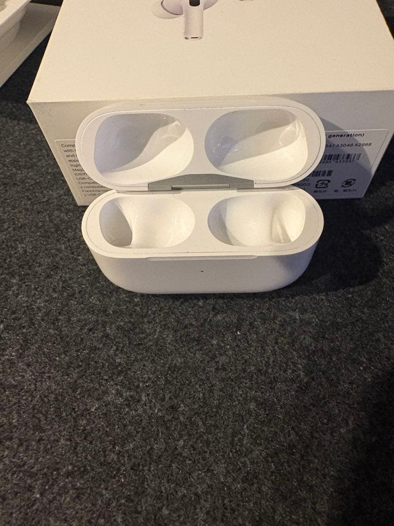 美品　airpods pro 第2世代　※イヤーピース新品