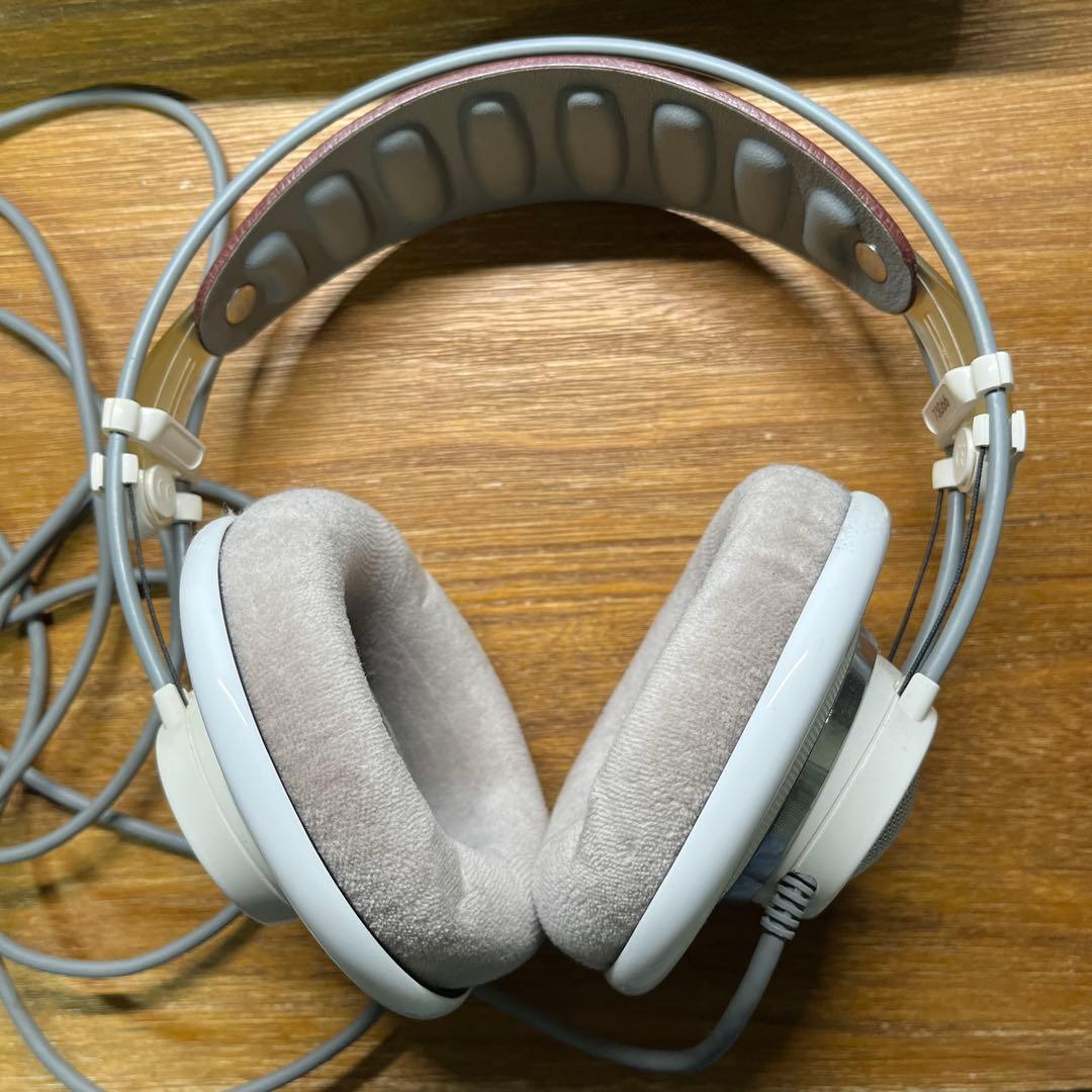 AKG K701 ホワイト オープンバックヘッドホン