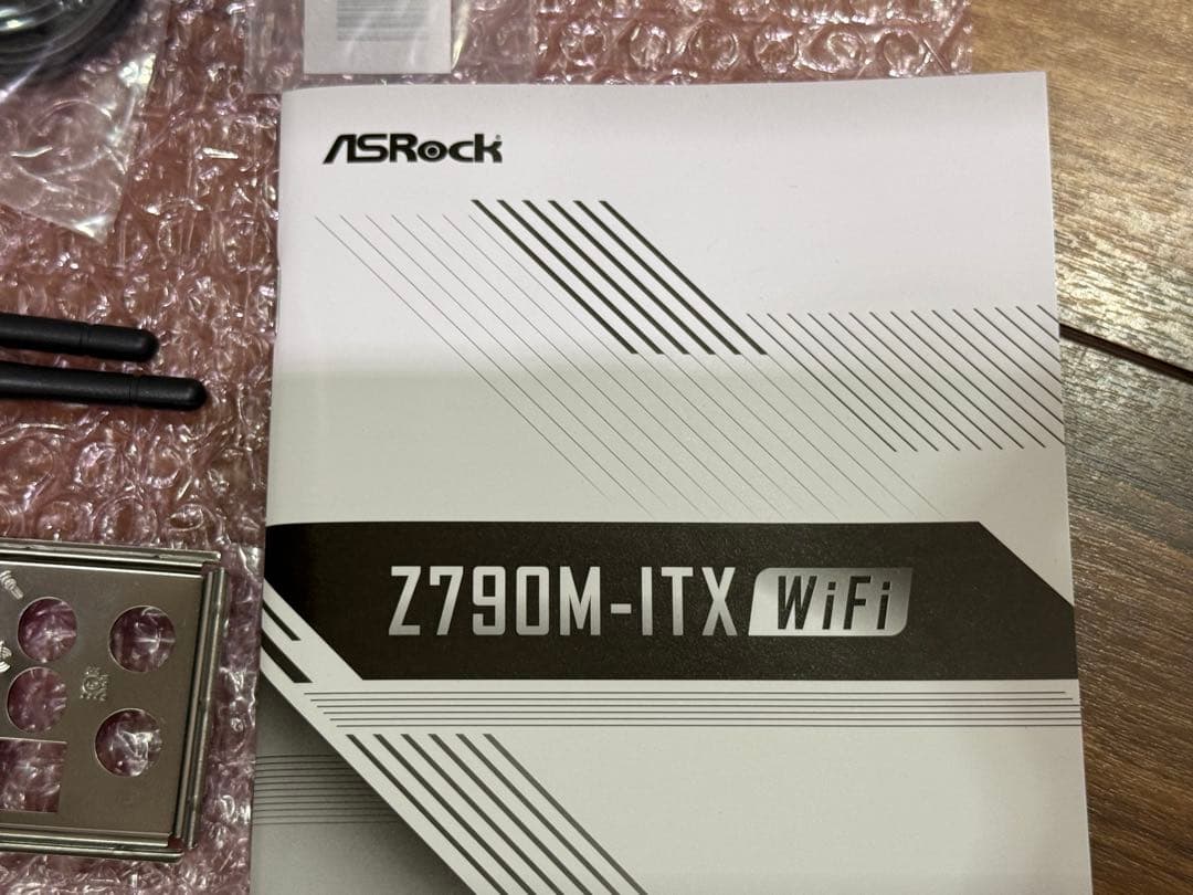 ASRock Z790M-ITX WiFi マザーボード