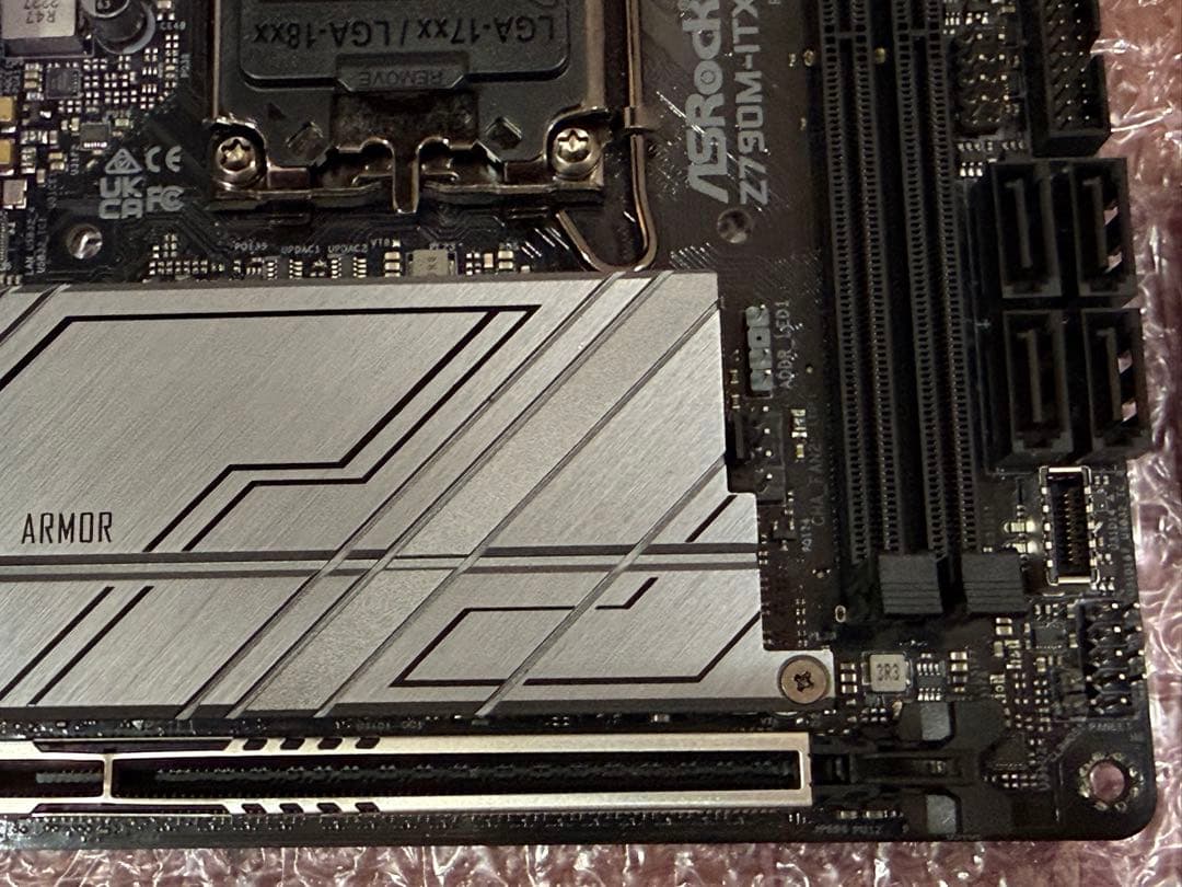 ASRock Z790M-ITX WiFi マザーボード