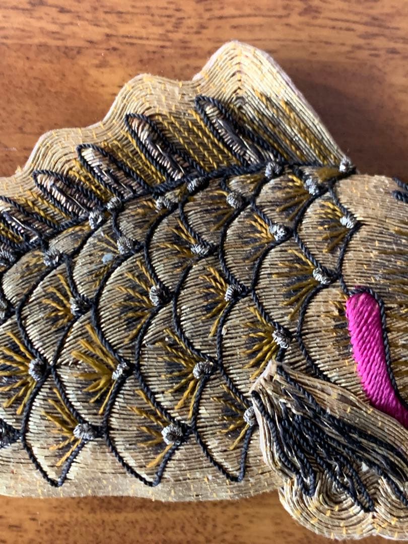 美術工芸品 明治中期 刺繍紋章店作の室内飾り用の鯉のぼり部材一式貴重品