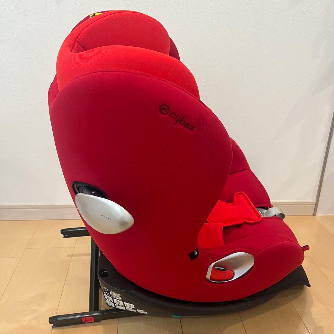 サイベックス　シローナ　Cybex 車用チャイルドシート レッド