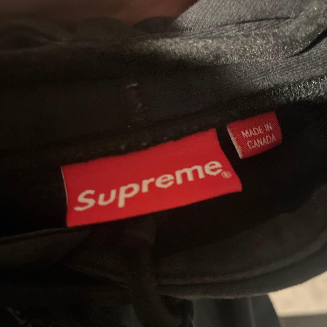 SUPREME ブラック パーカー フード付き