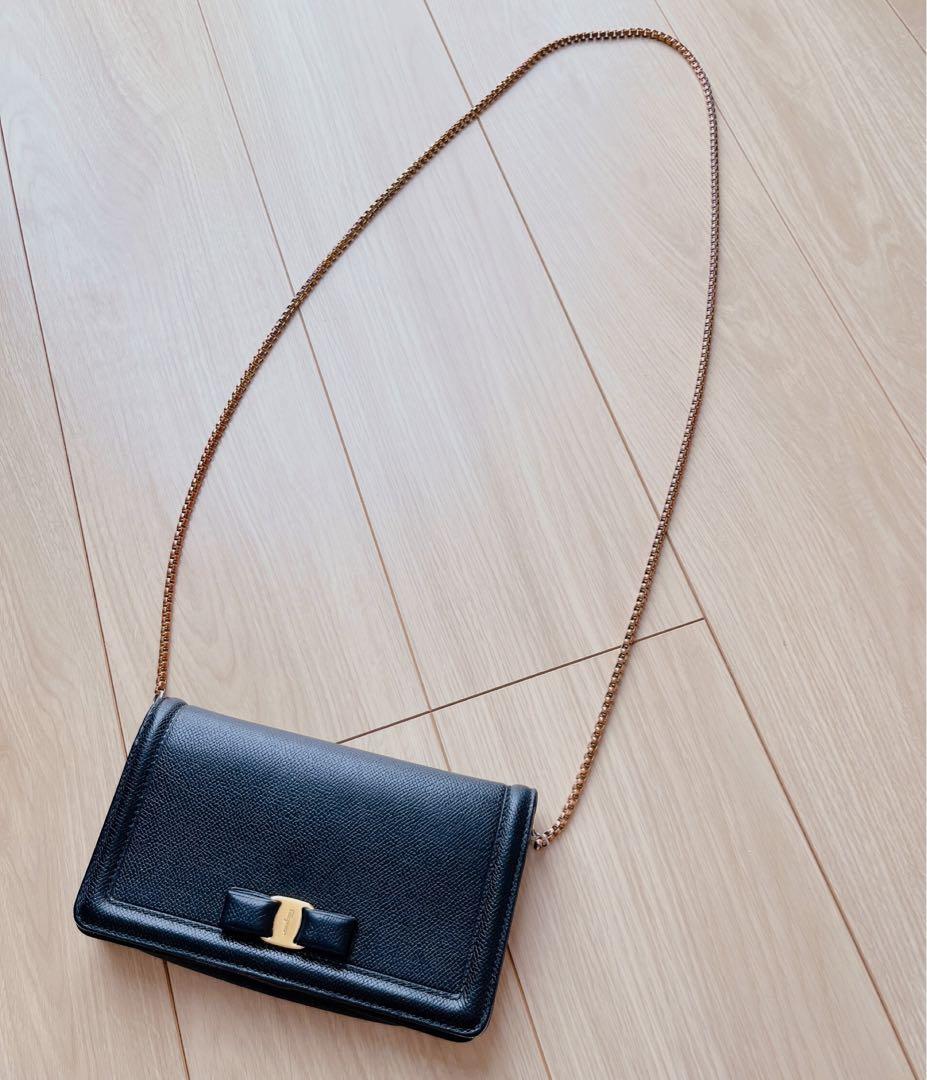 Salvatore Ferragamo フェラガモ チェーンウォレット