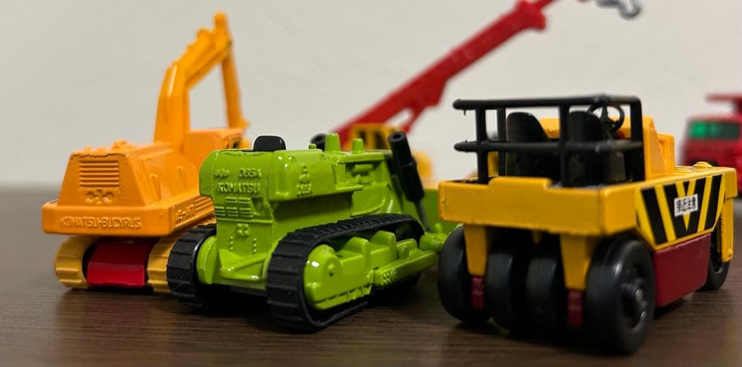 トミカ ギフトセット デラックス建設車セット 工事標識付