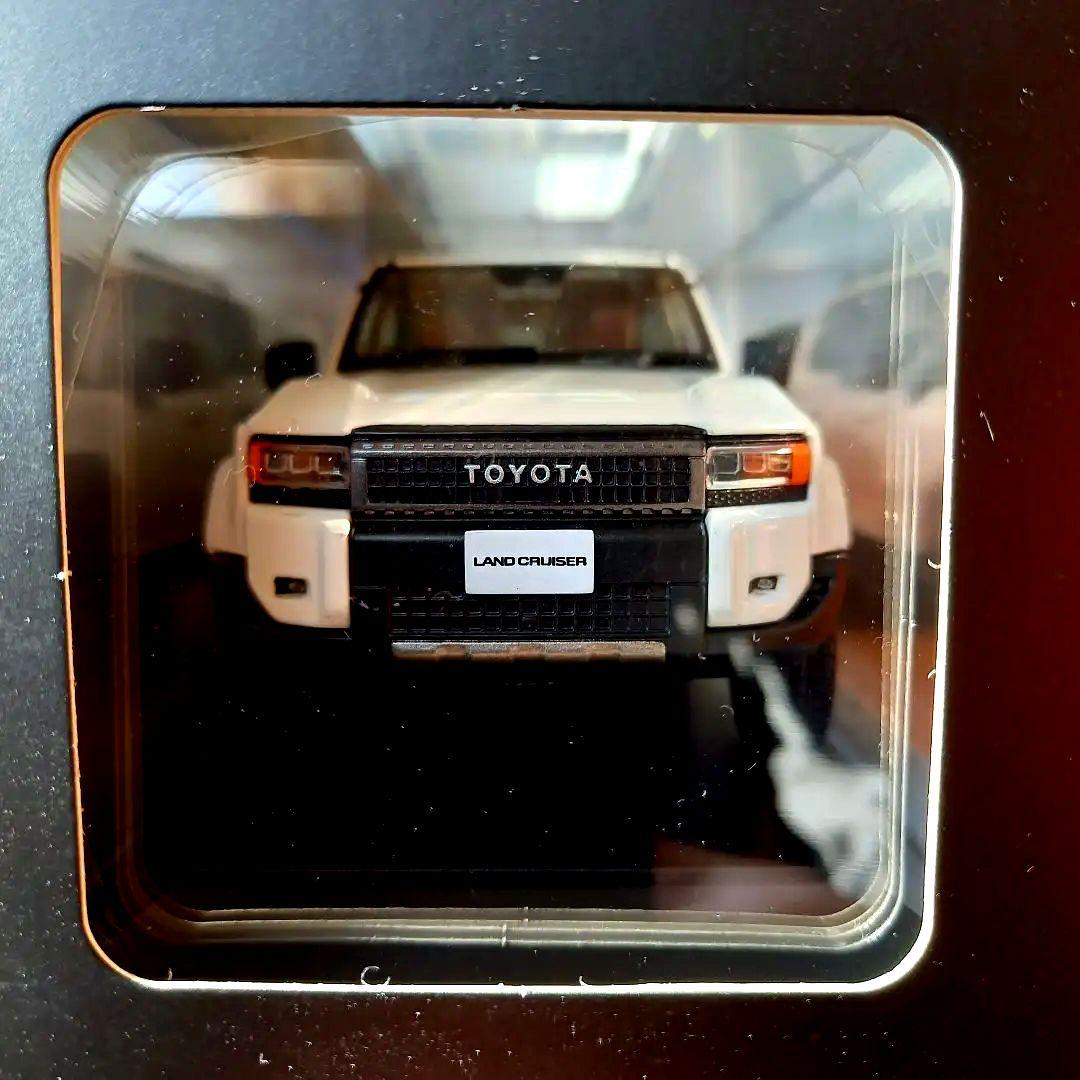 ランクル250 1/30クリアケース入ミニカー9台セット