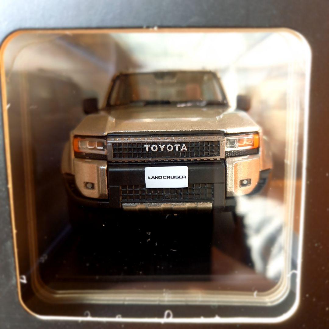 ランクル250 1/30クリアケース入ミニカー9台セット