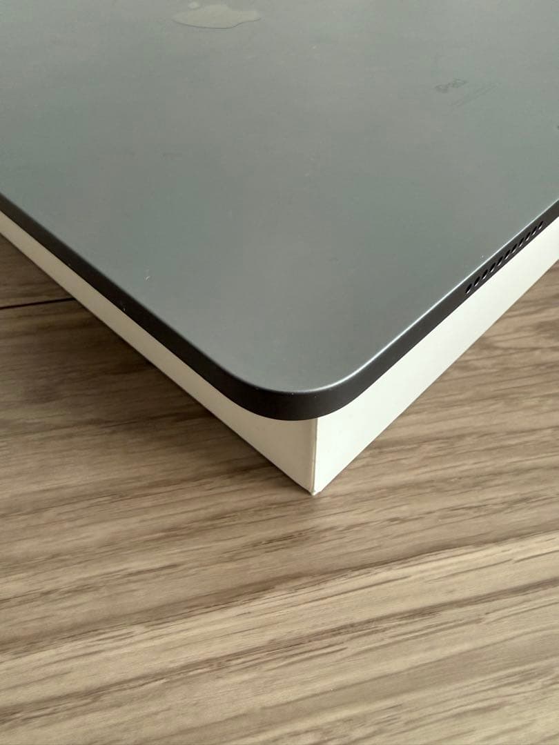 iPad Pro 12.9インチ　第五世代　128GB マジックキーボード