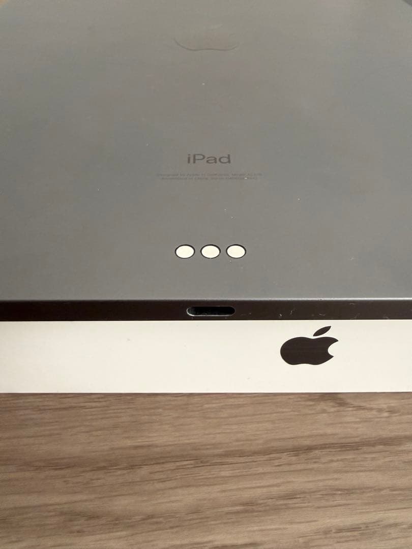 iPad Pro 12.9インチ　第五世代　128GB マジックキーボード