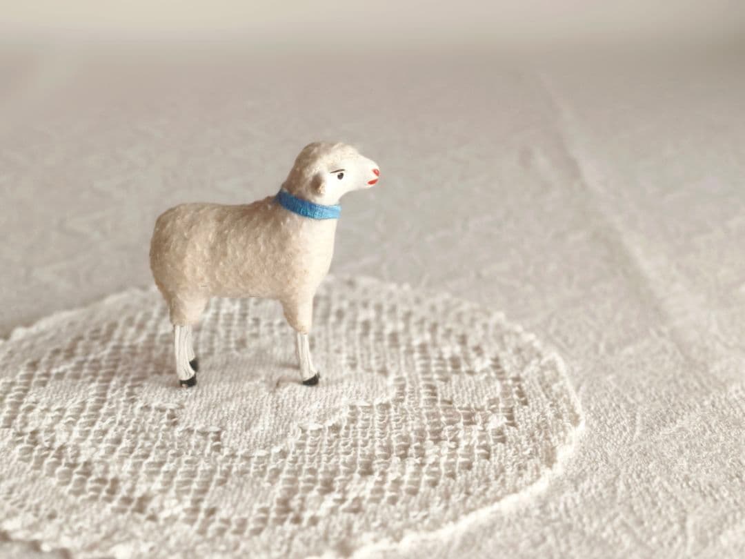 * antique sheep ✵ * 水色リボンのステキな羊さん