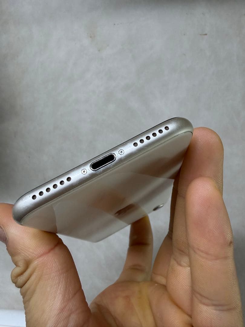 Apple Care 有　iPhone SE3 SIMフリー　バッテリー100%