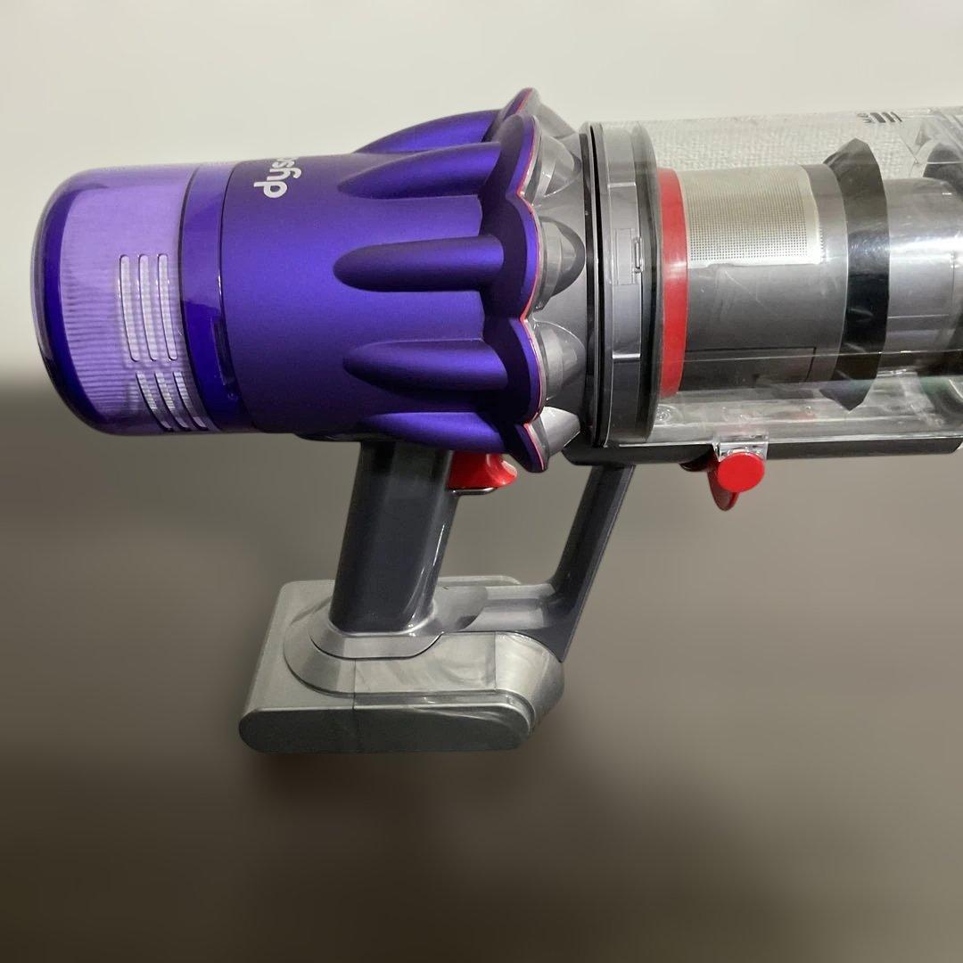 32. 『美品』Dyson Digital Slim Fluffy SV18