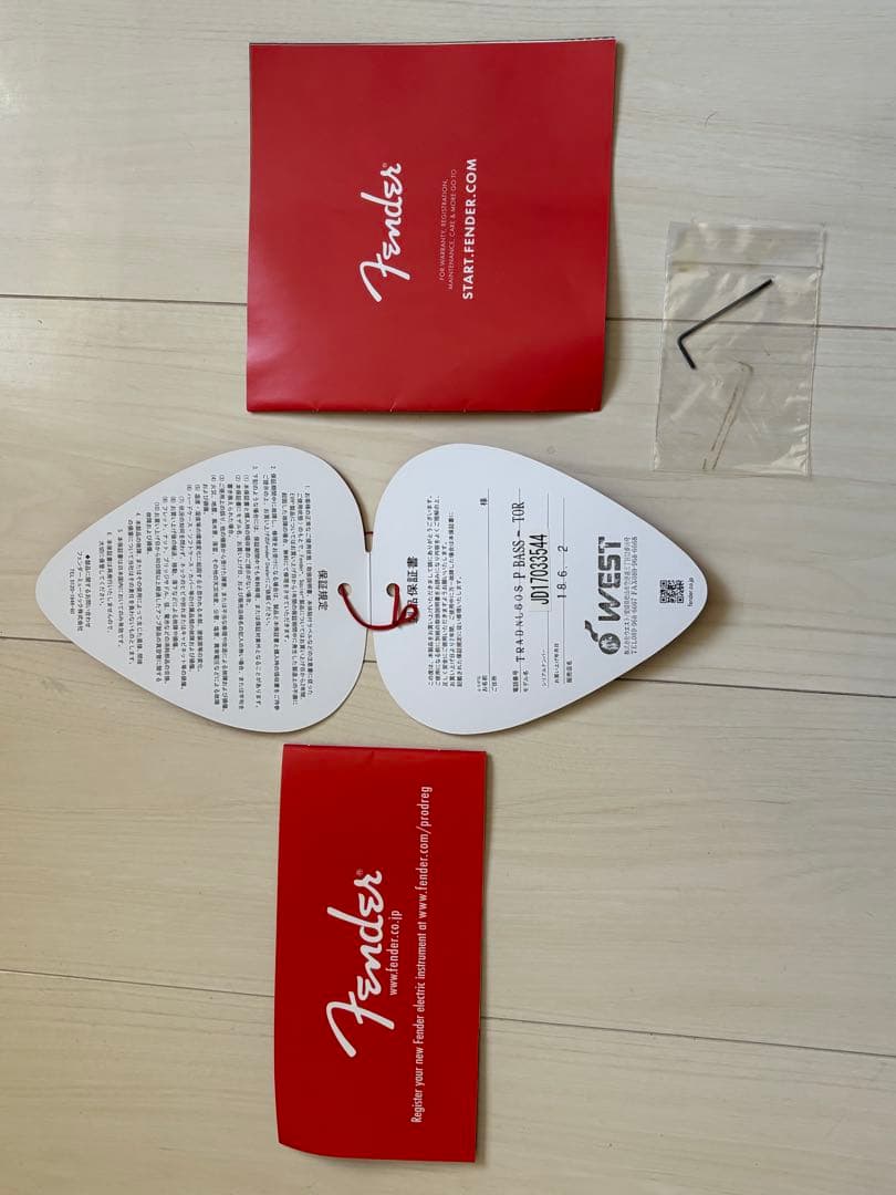 Fender P-Bass レッド