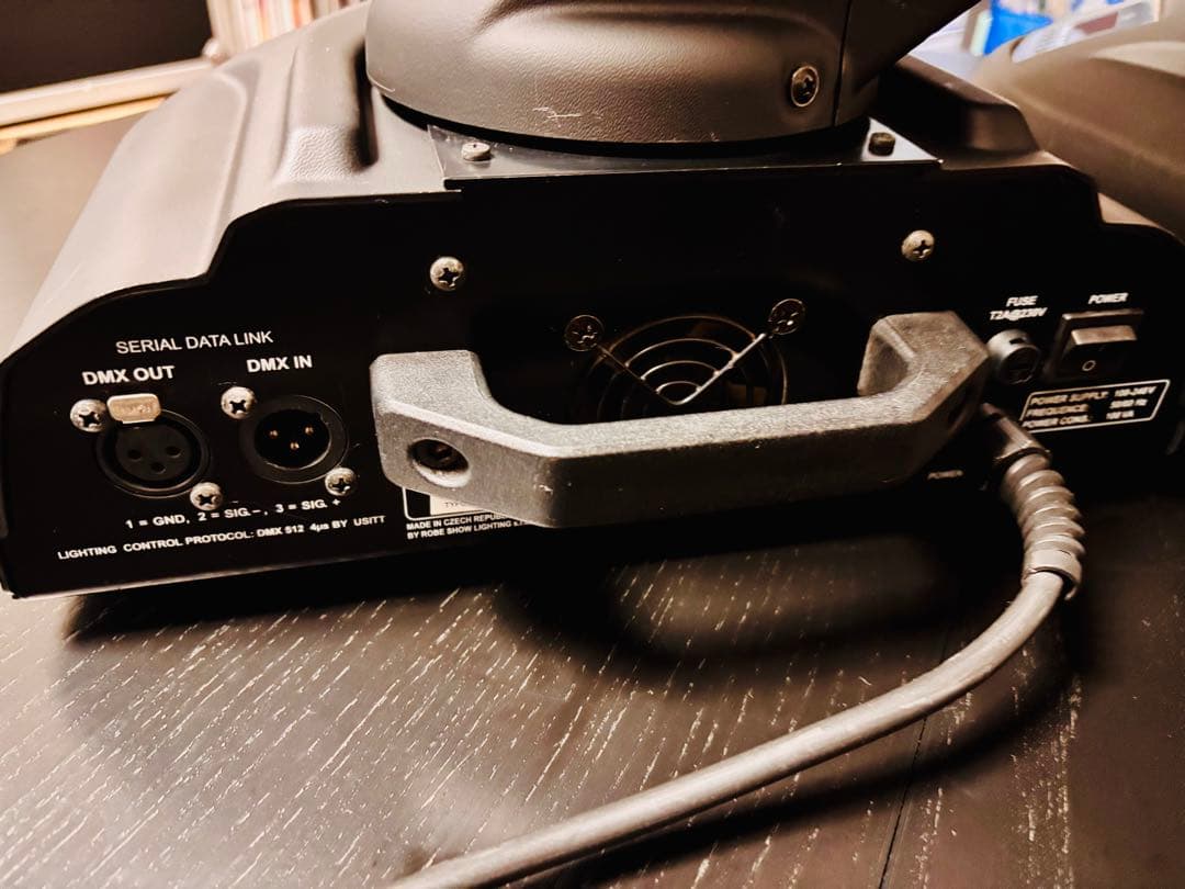 ムービングライト送無2台ROBEshow lighting ledwash136