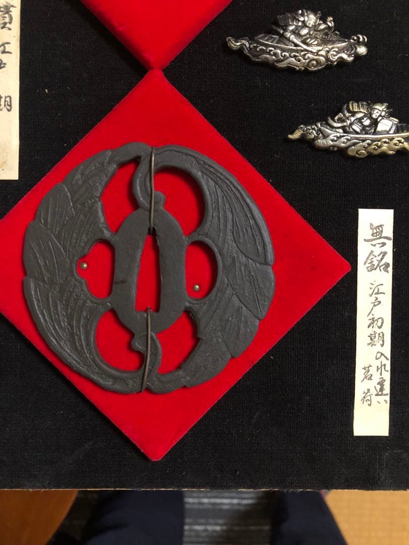 刀の鍔と目貫　JP sword Tsuba and Menuki.