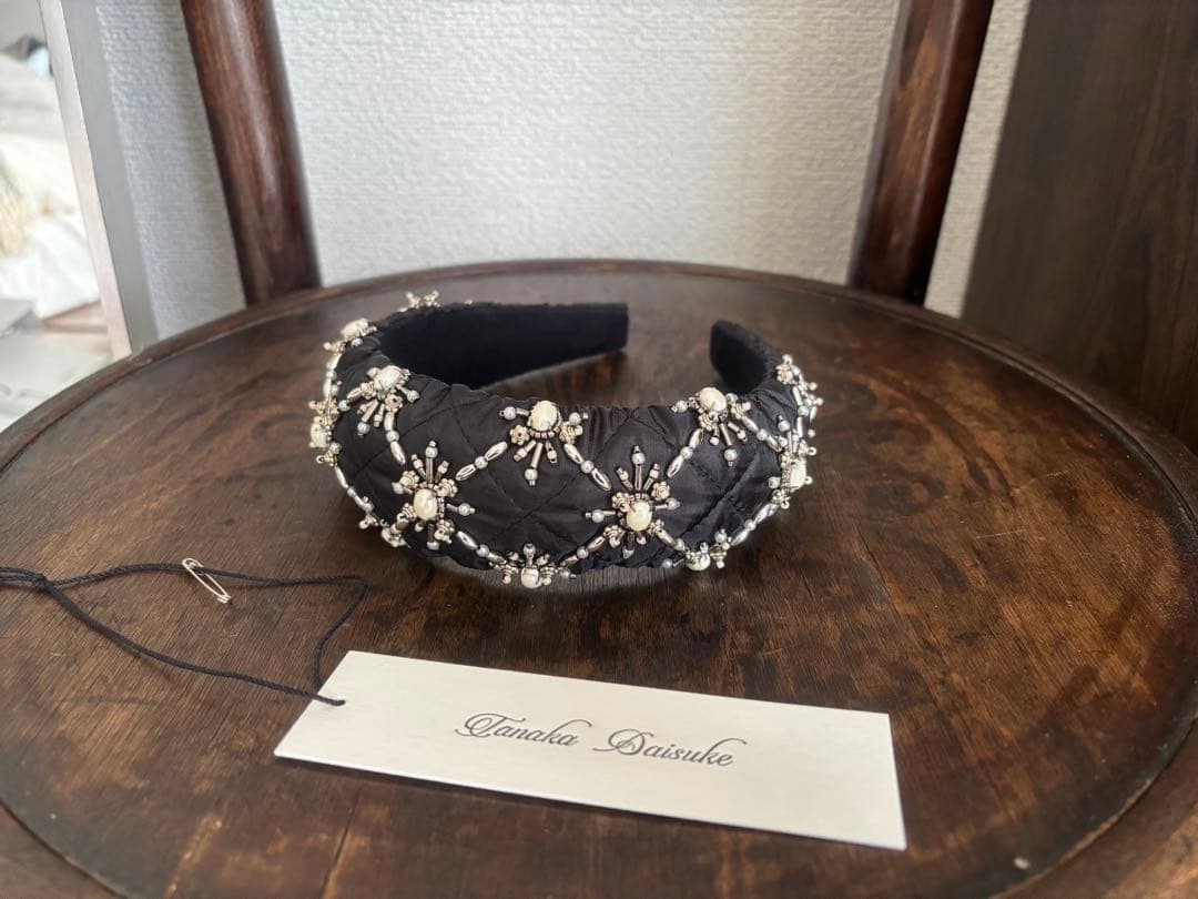 タナカダイスケ White pearl hair band Black