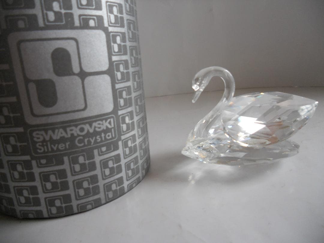 スワロフスキー シルバー クリスタル　スワン 新品 未使用 です。
