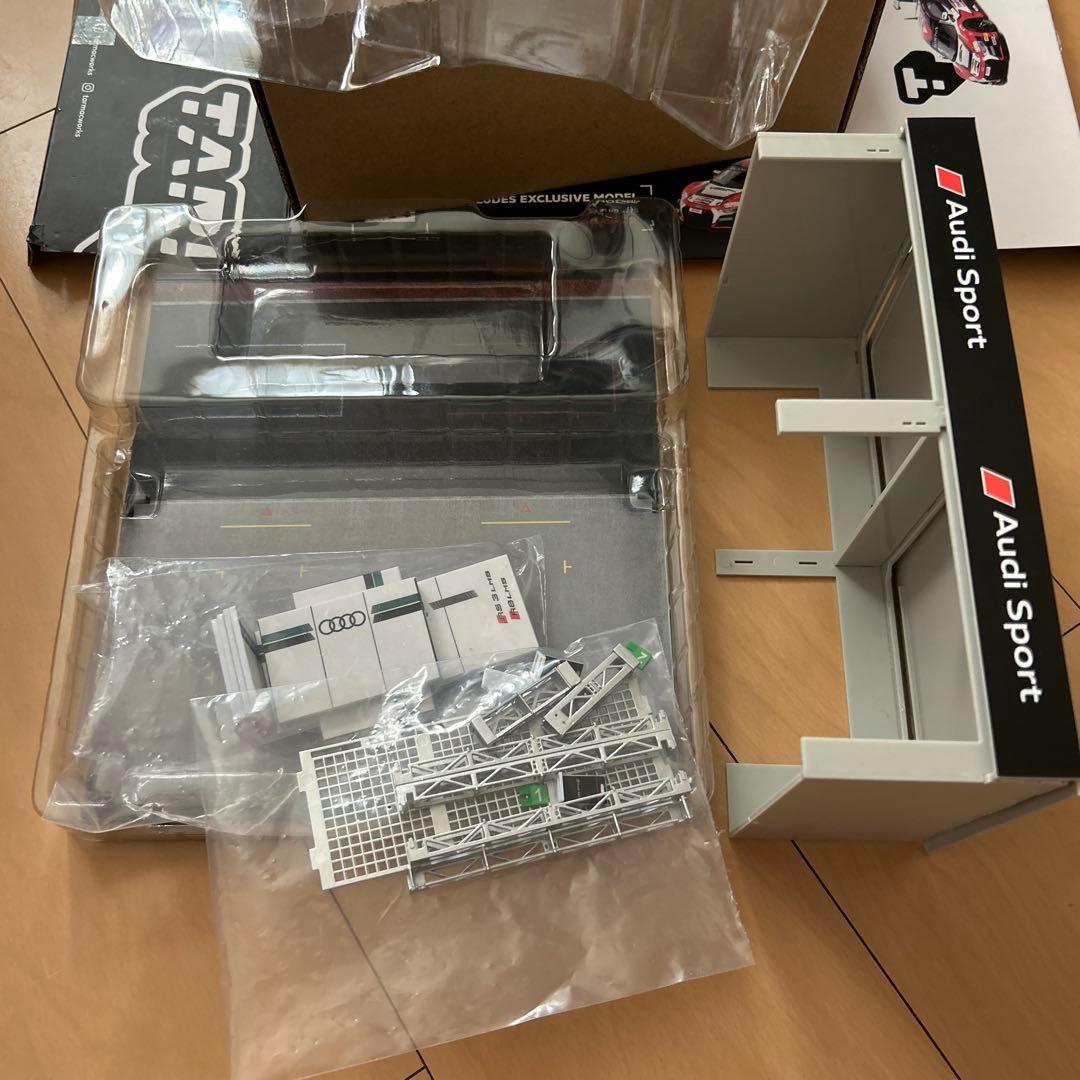 【即購入ok!!】1/64 レーシングピットガレージ ジオラマ アウディスポーツ