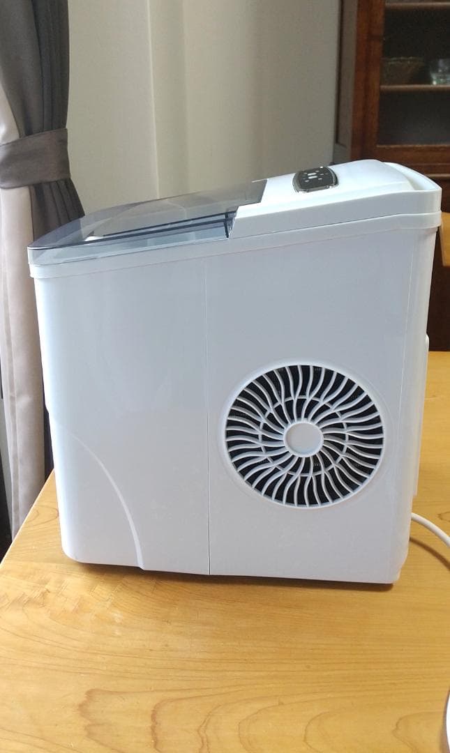 VERSOS ベルソス 高速製氷機 VS-ICE011-WH ホワイト　23年製