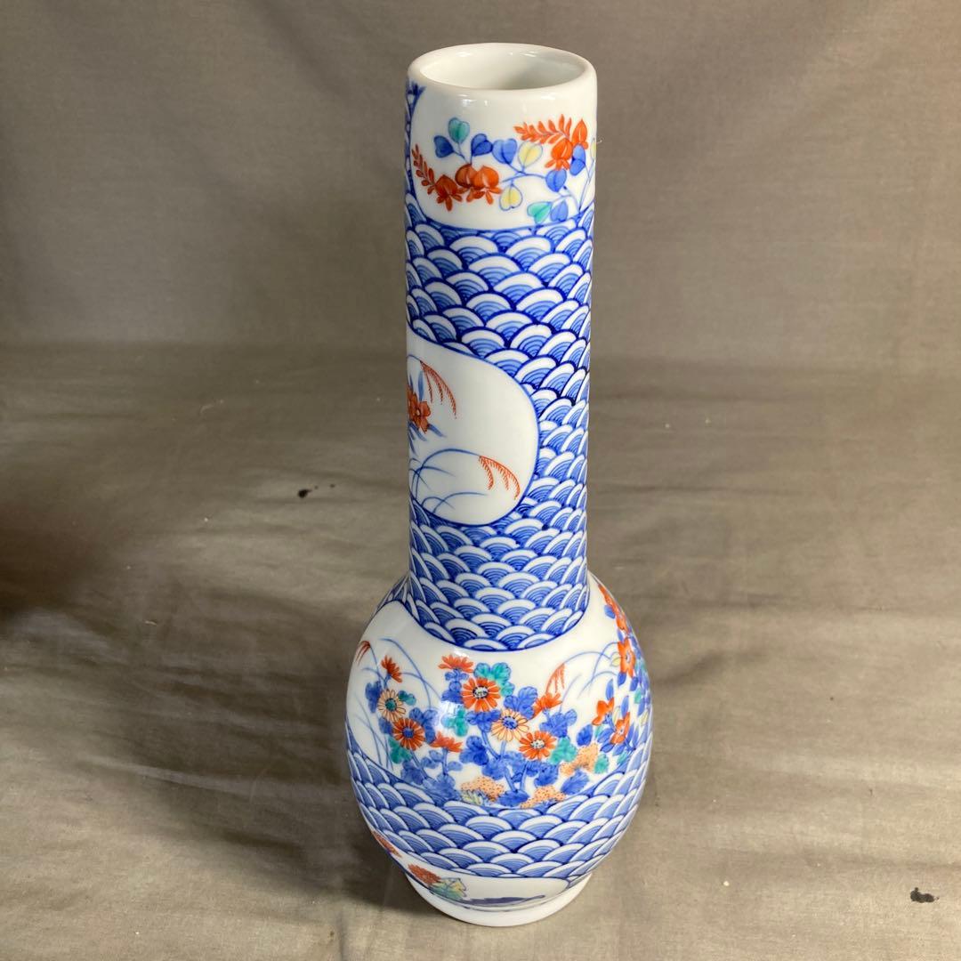 【市川光春】色鍋島の伝統　鍋島藩窯　御庭窯　市川光春作　波地紋花絵　花瓶