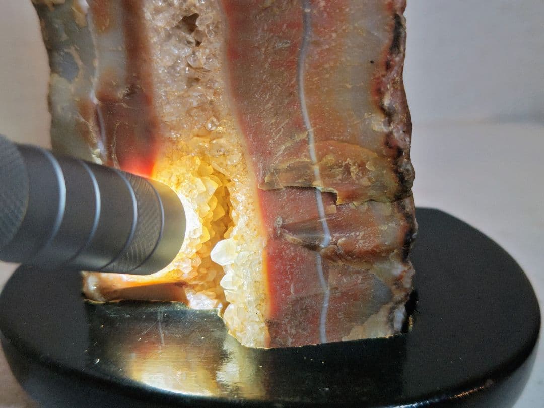 瑪瑙 1.5kg メノウ アゲート 原石 鑑賞石 自然石 誕生石 鉱物 鉱石