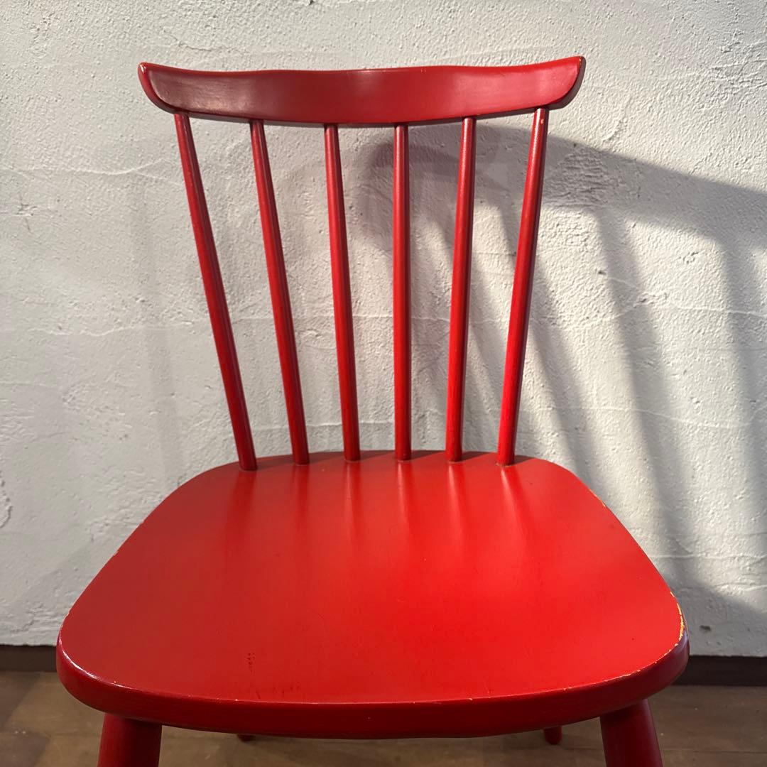 赤い木製チェア　【在庫処分価格】