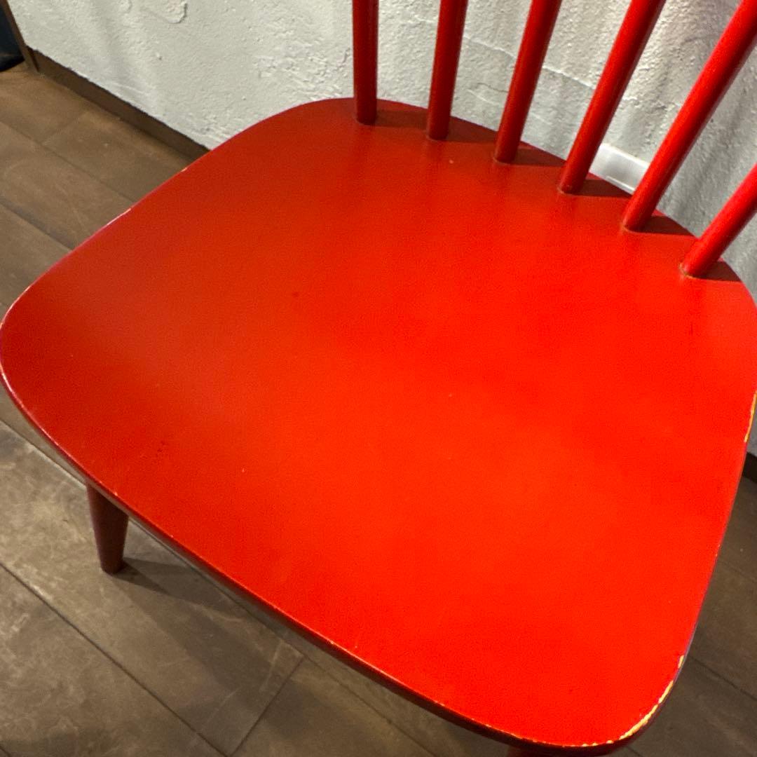赤い木製チェア　【在庫処分価格】