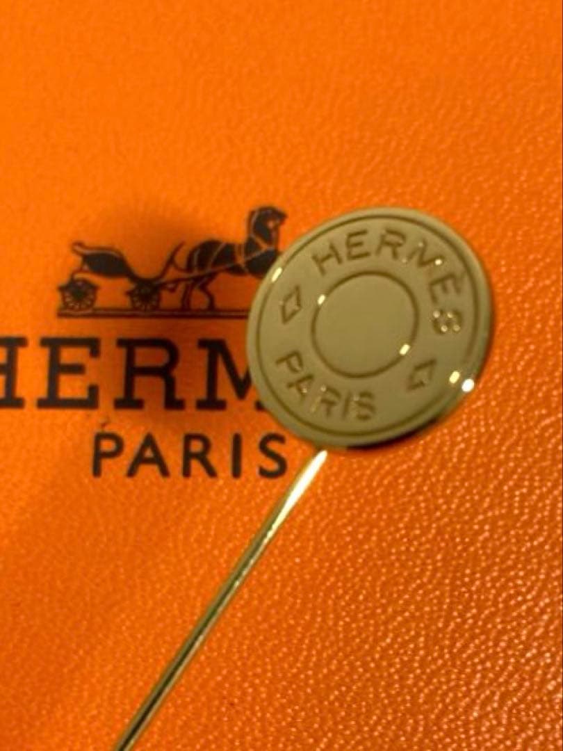 美品　HERMES エルメス　セリエ　ピンブローチ　ピンバッチ　ゴールド　箱付き
