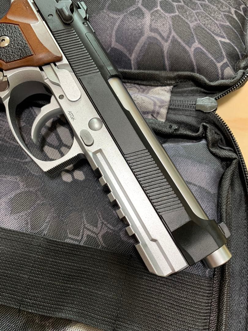東京マルイ　サムライエッジ アルバート.W.モデル01風　マガジン2本ケース付き