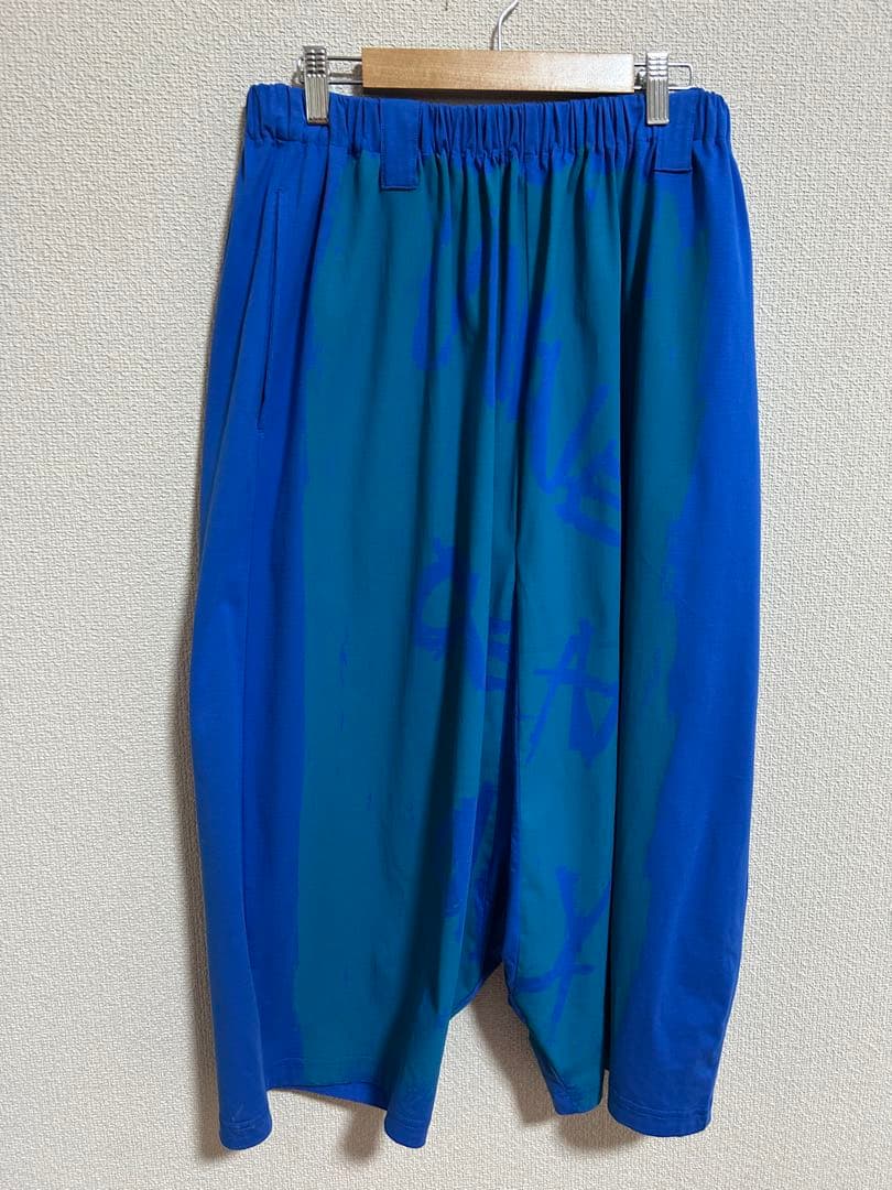 萌MOYURU 【美品】✨鮮やかなブルーのサルエルパンツ