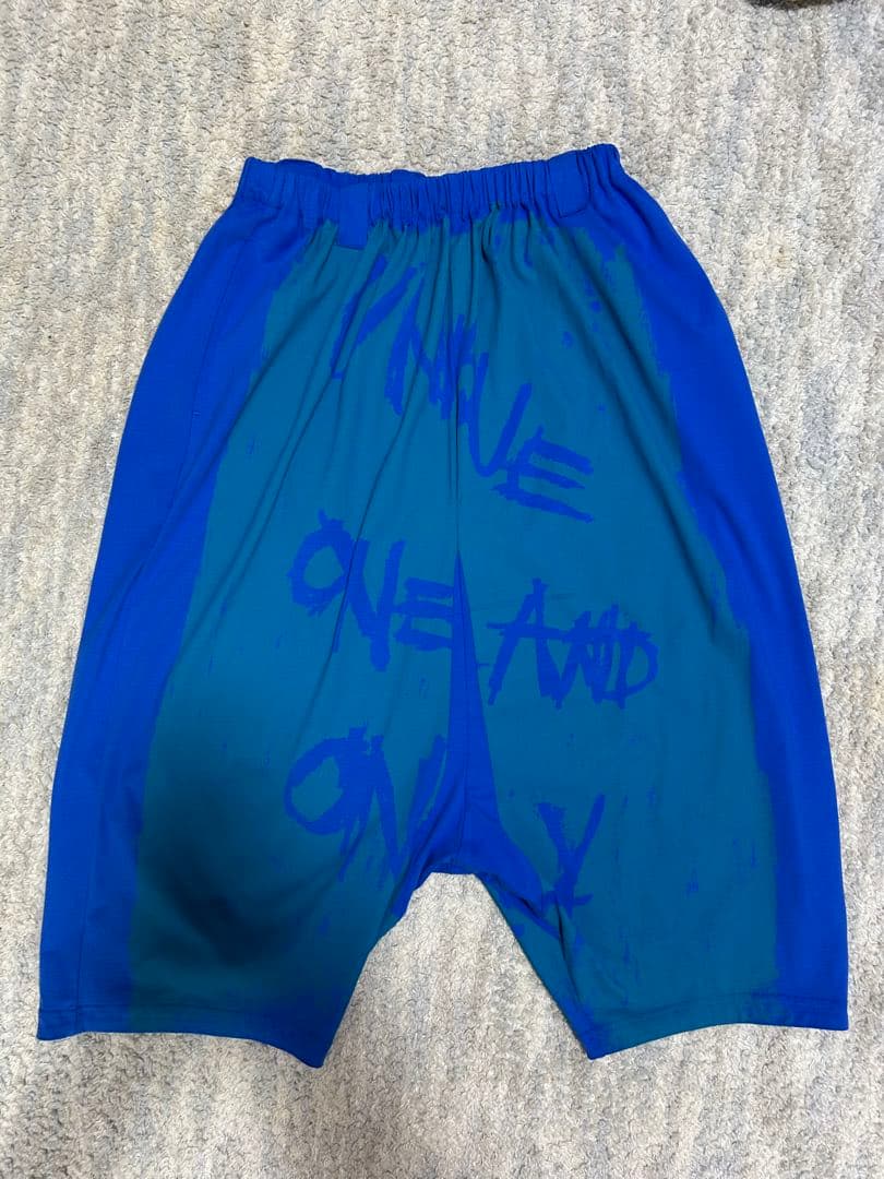 萌MOYURU 【美品】✨鮮やかなブルーのサルエルパンツ