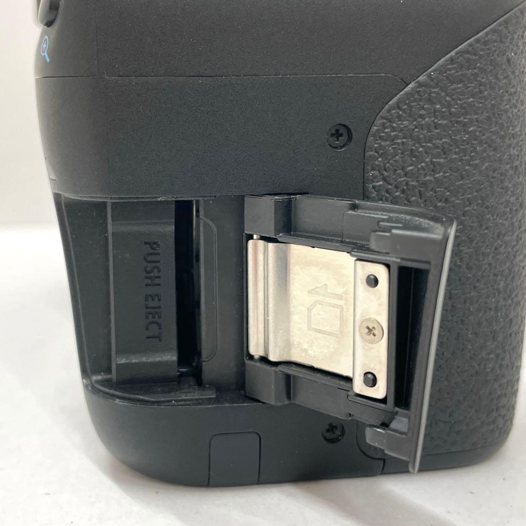 Canon EOS Kiss X9i ボディ