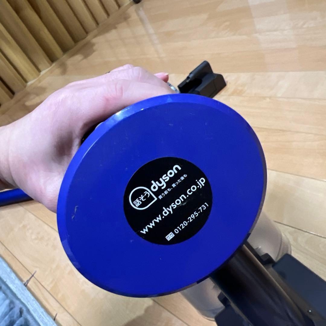 ゴ*ン様 ジャンク品　dyson v7 SV11コードレス掃除機　付属品付き