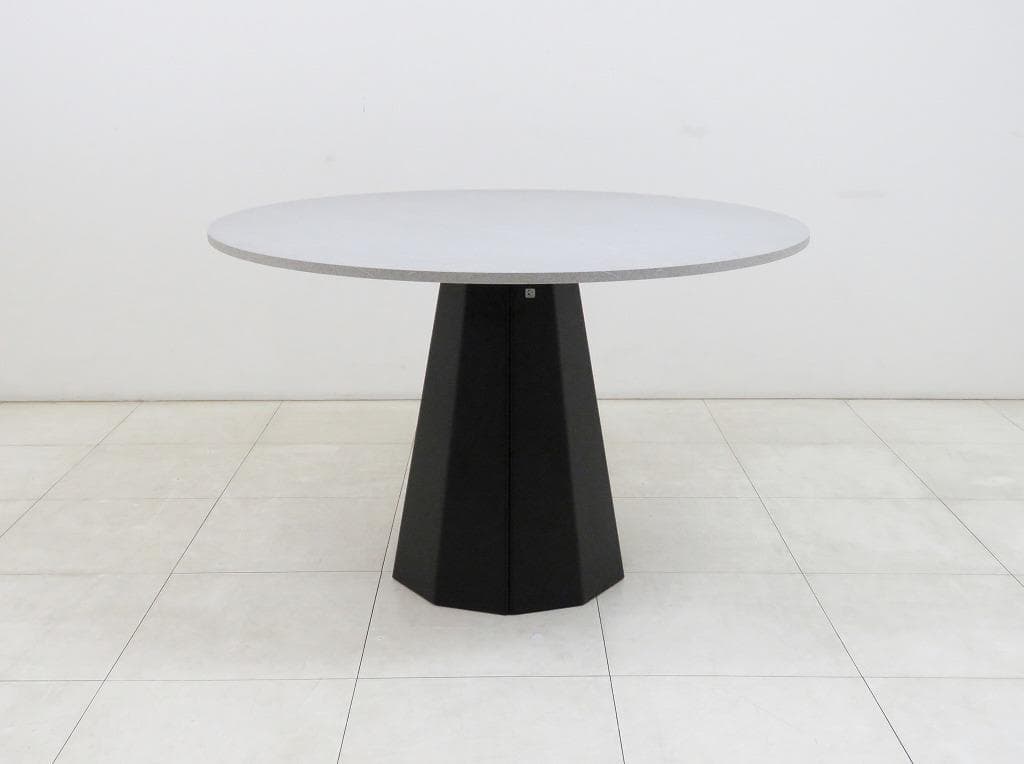 ★未使用 保管品★カリガリス コヌビア ディックス ダイニングテーブル 18万