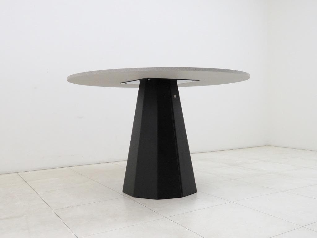 ★未使用 保管品★カリガリス コヌビア ディックス ダイニングテーブル 18万