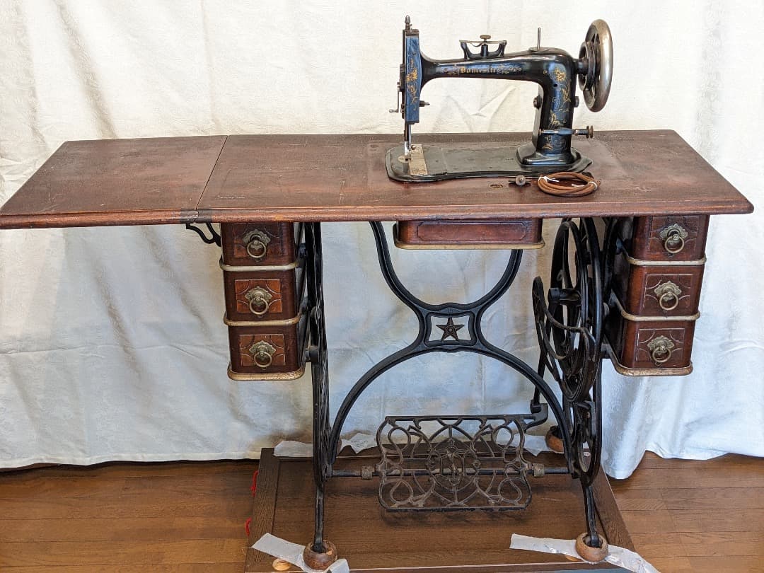 足踏みミシン　レトロ　希少な引出し6個タイプ　星のマーク