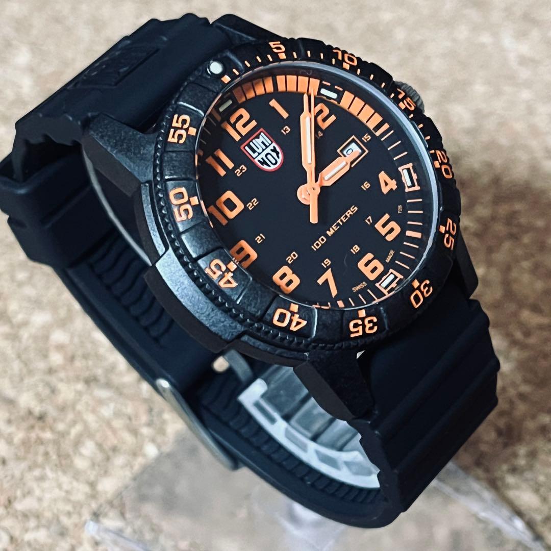 LUMINOXシリーズ0320／オレンジ カーボンケース