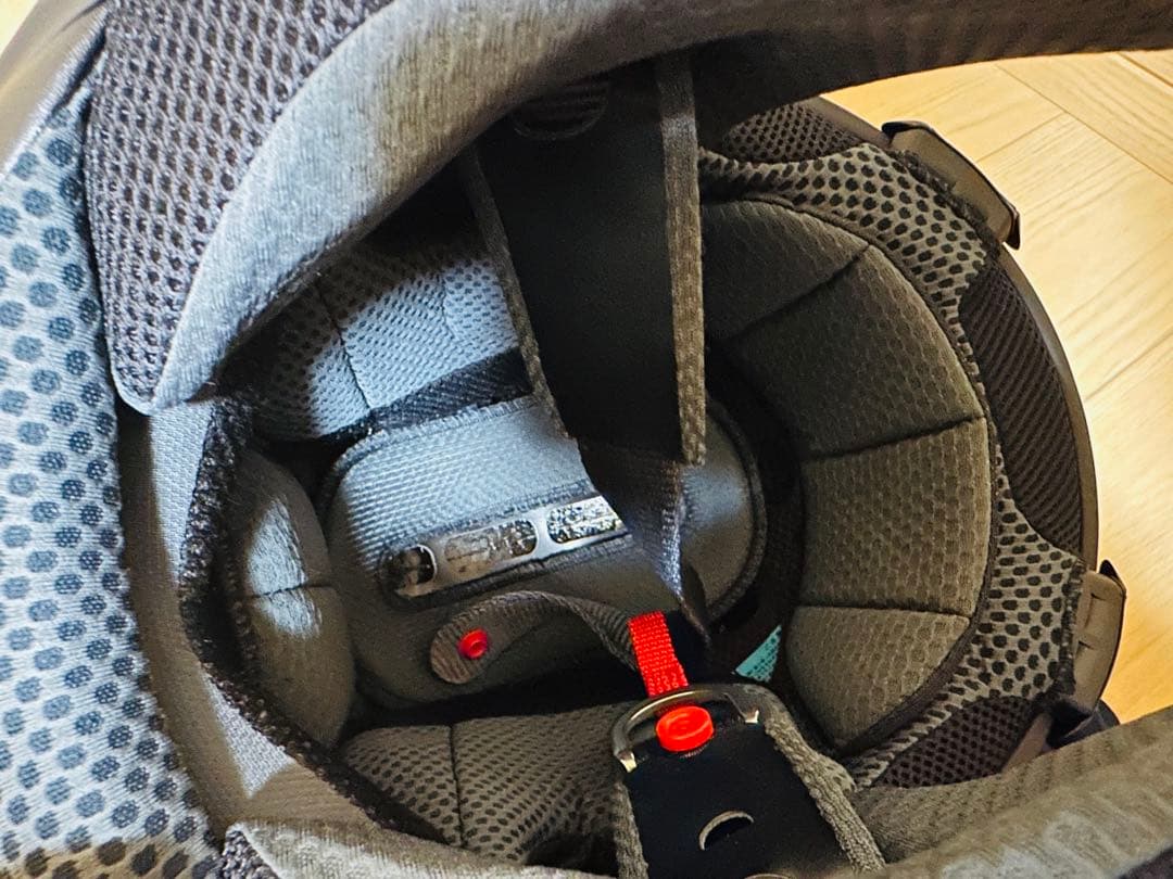 【美品】Arai MZ ヘルメット レオングレー　55-56